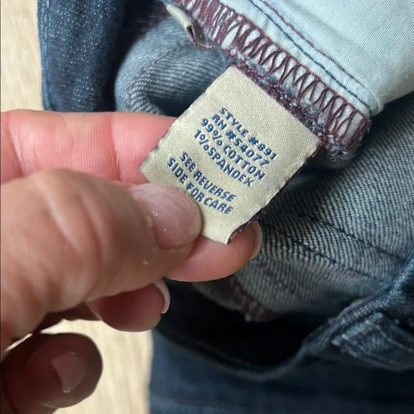 Cabi Bermuda denim shorts #891. Size 4 - Picture 4 of 4